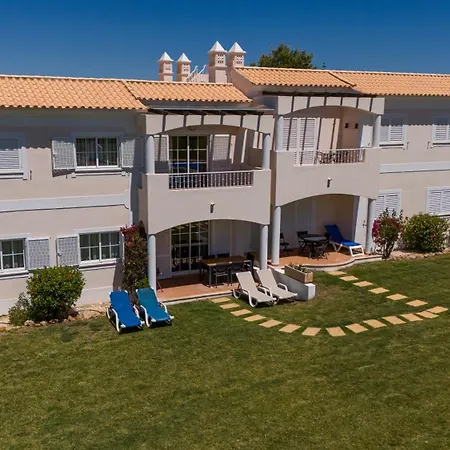 Apartamento No Baia Village Com Piscina