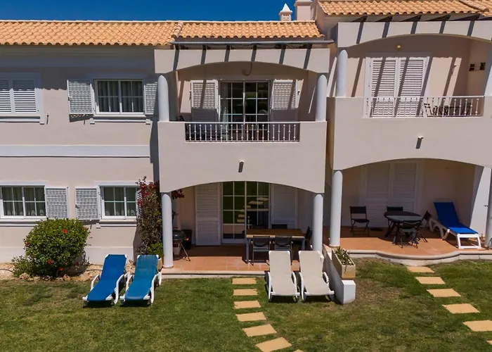Ground Floor Apartment With Pool Albufeira
