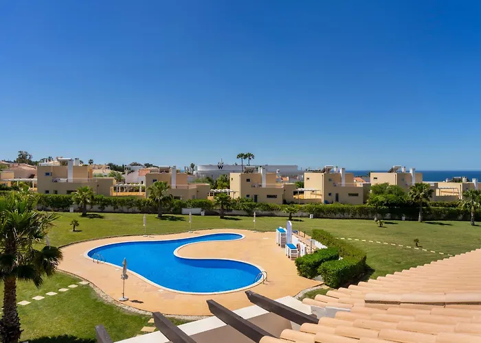 Ground Floor Apartment With Pool Albufeira