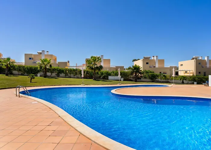 Ground Floor Apartment With Pool * Albufeira