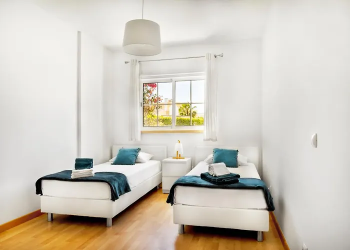 Ground Floor Apartment With Pool Apartament *
