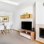 Ground Floor With Pool 아파트 알부페이라